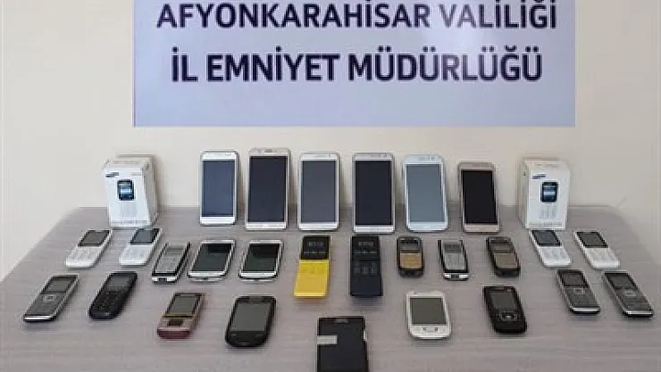 Gümrük kaçağı telefonlara el konuldu