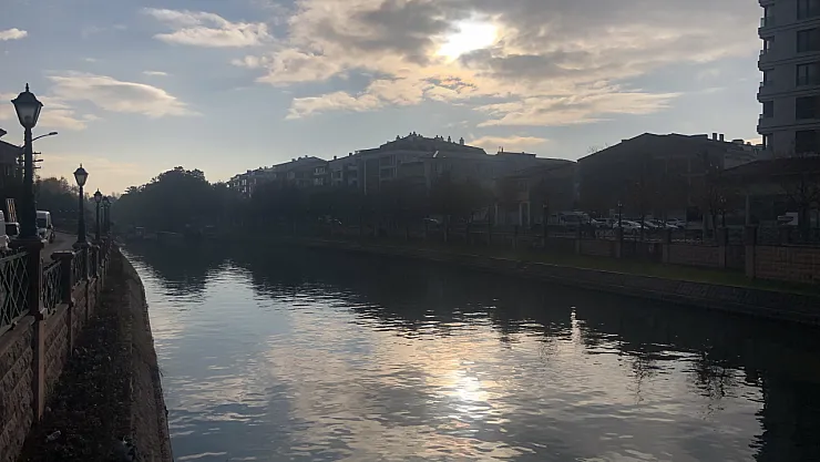 Güneş Ve Porsuk Çayı'nın Uyumu Ortaya Kartpostallık Görüntüler Çıkardı