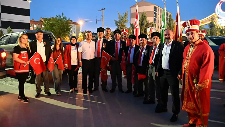 Gurbetin Başkentinde Milletin Zaferini Kutladılar