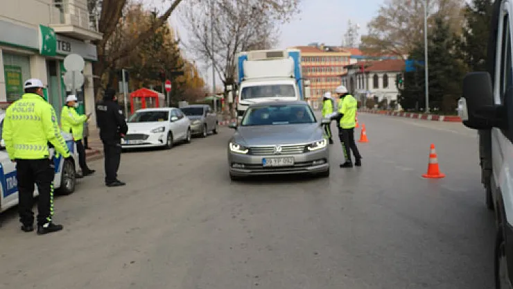 Hafta sonu  sokaklar boş kaldı