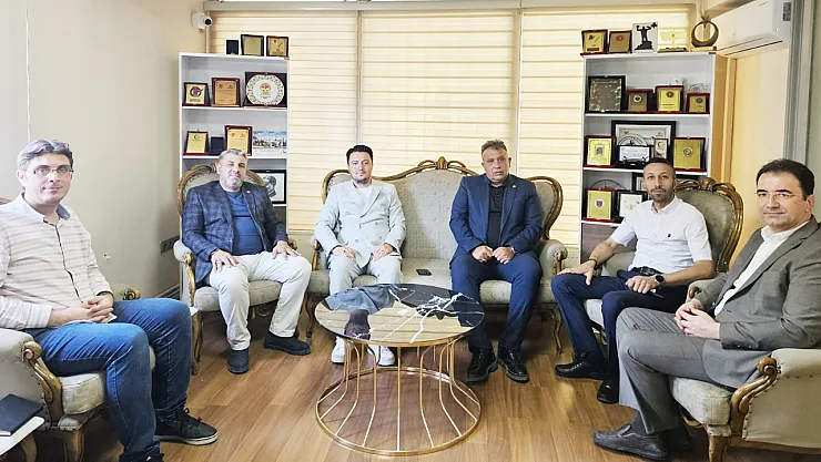 Hak-İş'ten Kocatepe'ye 61'inci Yıl Ziyareti