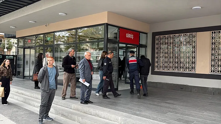 Hakim ve Savcı Kılığına Girdiler, Yakalandılar!