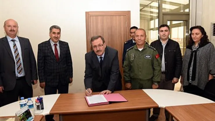 Havaalanının otları AKÜ Çiftliği'nde yem olacak
