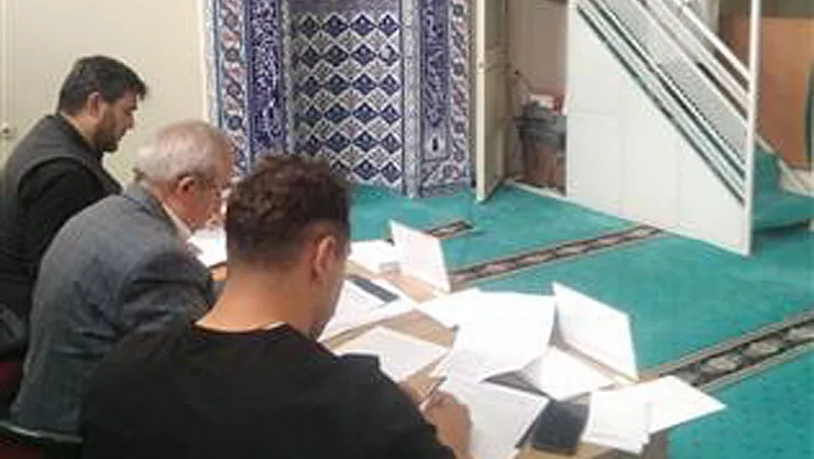 Hayırda Yarıştılar