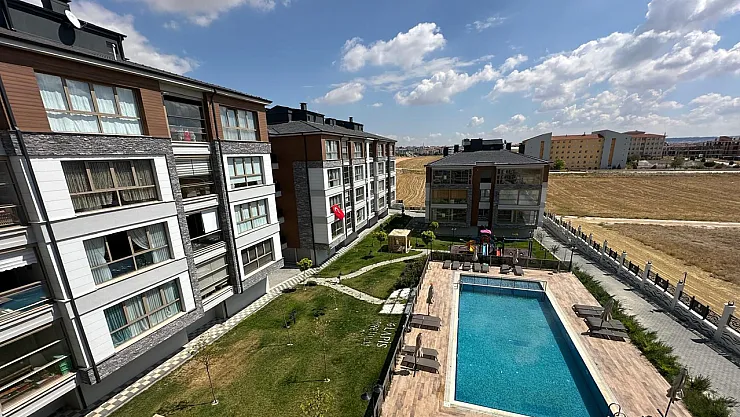 Hayırsever Okul Yapılması İçin Evini Bağışladı