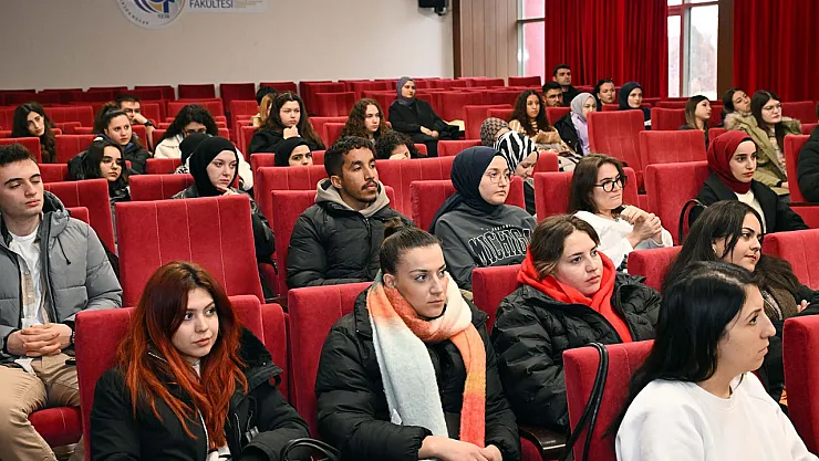 'Her Akademisyen Kendisini Güncellemek Zorunda'