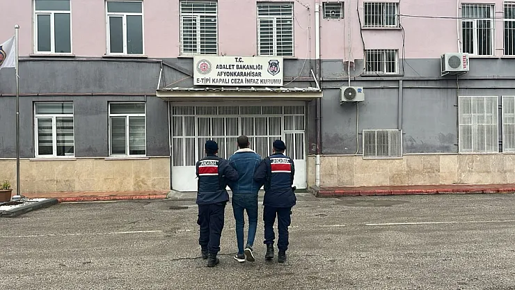 Her Yerde Aranıyordu, Yol Kontrolünde Yakayı Ele Verdi