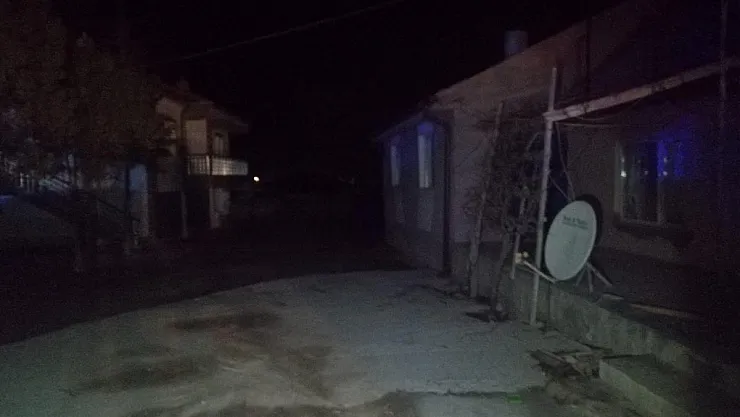 Hırsızlık şüphelisi iki kişiye mahallenin köpekleri ve duyarlı vatandaşlar engel oldu