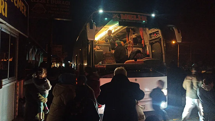 Hisar Turizm Kandillerde 174 Kişiyi Umre'ye Götürdü