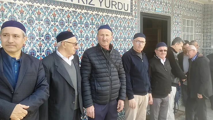 Hisarcık'ta 20 Kişilik Umre Kafilesi Dualarla Uğurlandı