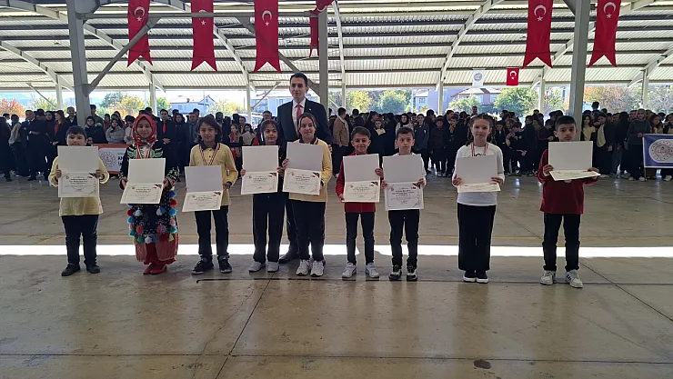 Hisarcık'ta Başarılı Öğrenciler Ödüllendirildi