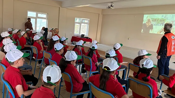 Hisarcık'ta Öğrenciler 'Ağaç Ve Doğayı Koruma' Konusunda Bilgilendirildi