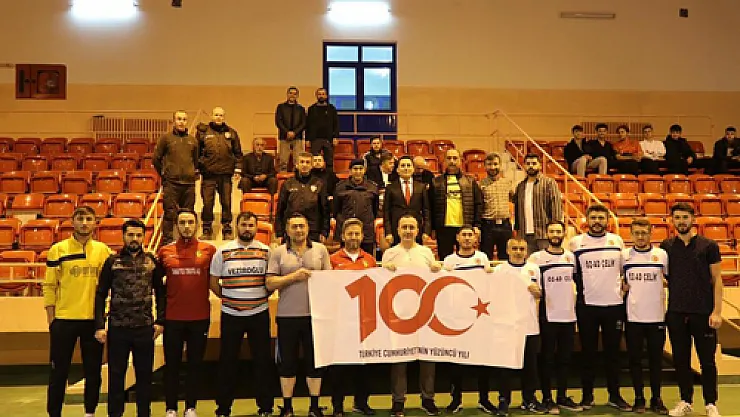 İhsaniye'de Voleybol Turnuvası Başladı