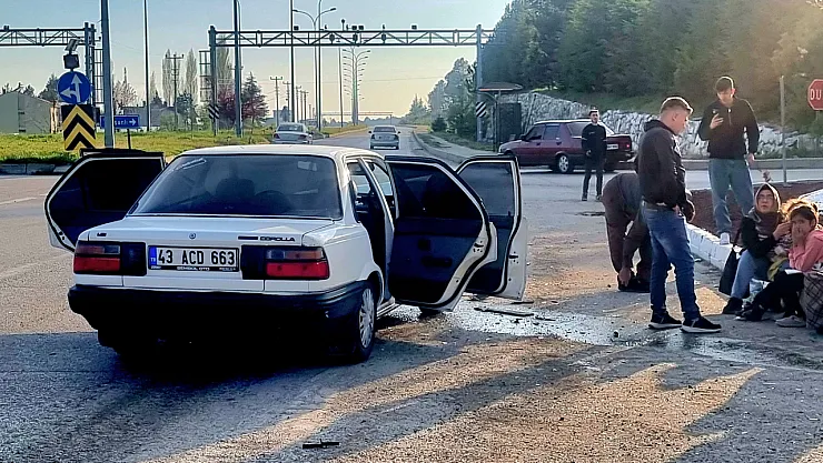 İki Otomobil Çarpıştı: 7 Yaralı