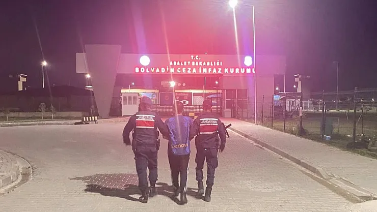 İki Suçtan Aranan Hükümlü Kasabada Yakalandı