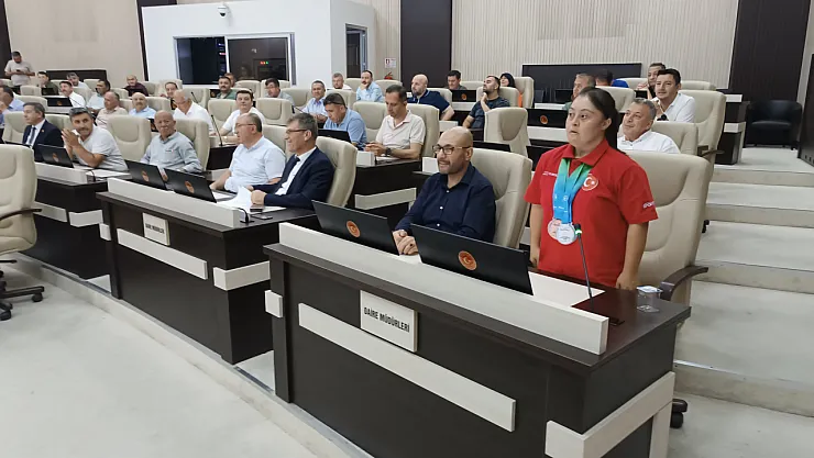 İl Genel Meclisi'nde Alkışlar Şampiyona!