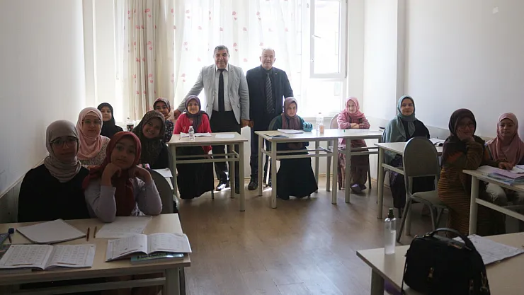 İl Müdürü Dersi Dinledi, Öğrencilerle Sohbet Etti