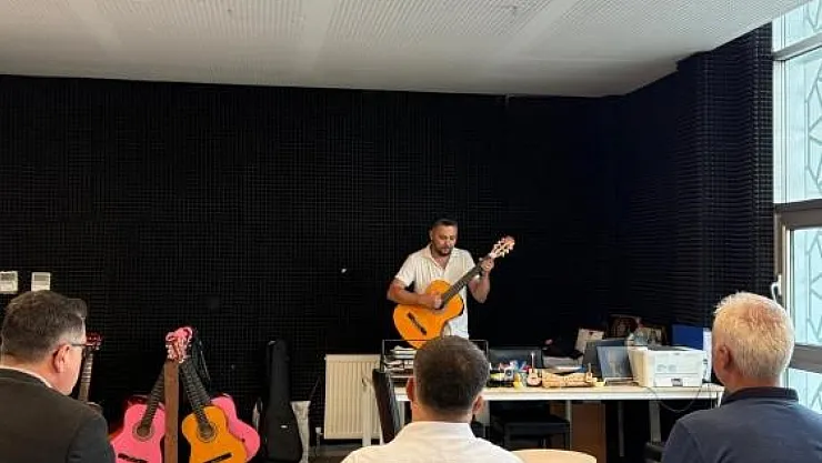 İl Müdürü Ramazan Demir, Bilecik Gençlik Merkezi'nde Gençlerle Bir Araya Geldi