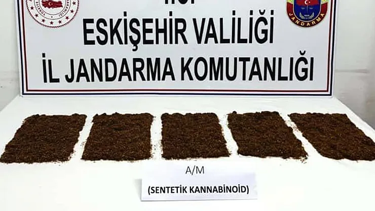 İlçeye Uyuşturucu Taşıyan 3 Şahıs Jandarma Tarafından Yakalandı