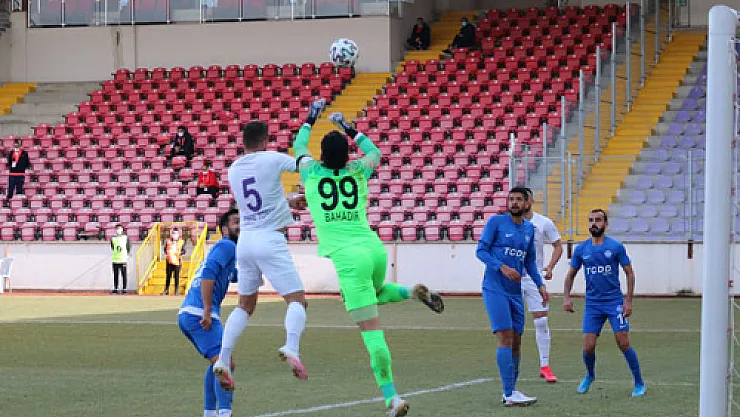 İlk yarıda Jetler, ikinci yarıda Demir oynadı