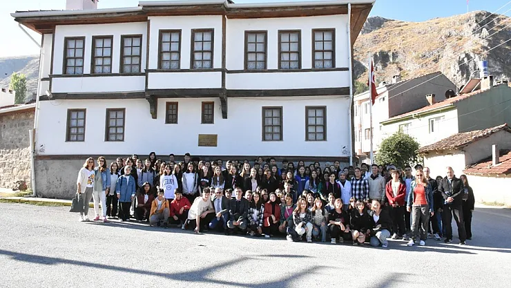 İnönü'ye ziyaretçi akını