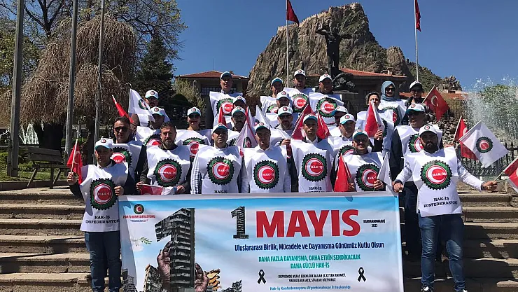 'İNSANCA YAŞAYACAK ÜCRET TALEP EDİYORUZ'