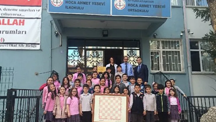 İş Bankası'ndan okullara satranç sınıfı