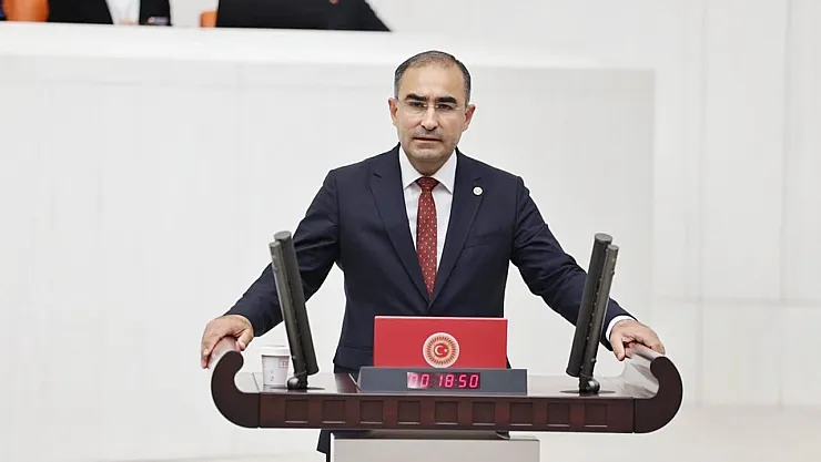 'İstikrarın adresi AK Parti'