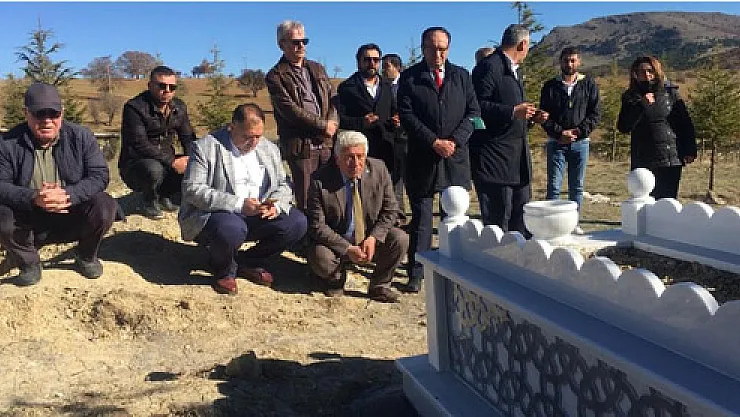 İYİ Parti servis kazası öğrencilerini dualarla andı