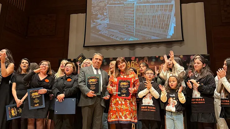 İzmir Basını'nın Murat Ağabeyi'ne Anlamlı Ödül