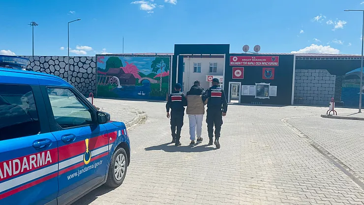 Jandarma Dolandırıcıyı Emirdağ'da Yakaladı