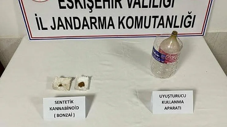 Jandarma Eskişehir'e Uyuşturucu Getiren 2 Şüpheliyi Yakaladı