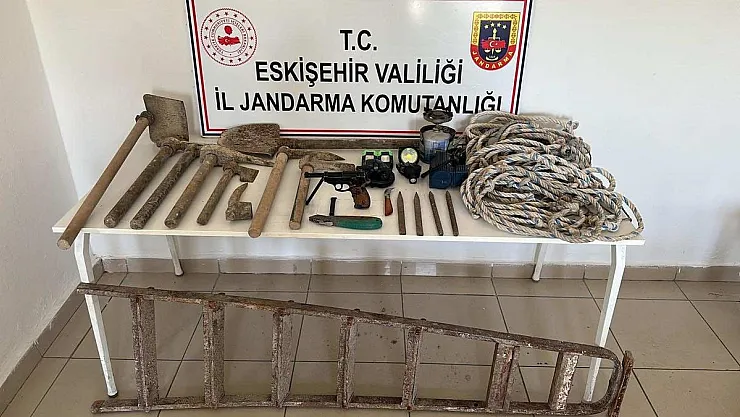 Jandarmadan kaçak kazıya suçüstü