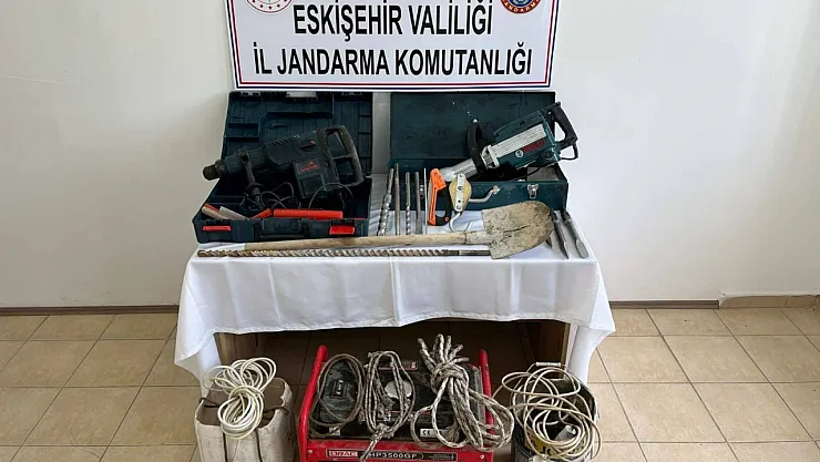 Kaçak Kazı Yaparken Suçüstü Yakalandılar