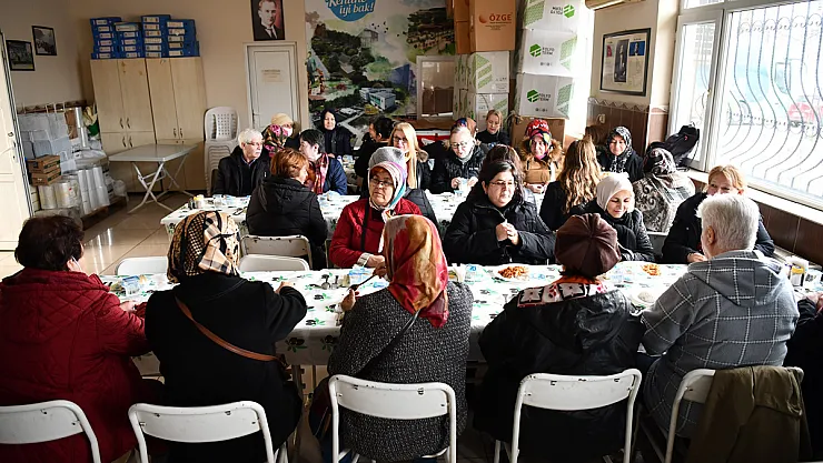 Kadın Kursiyerler Belediye Hizmetlerini Yerinde Gördü