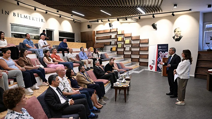'Kalite Komisyonunun Yıl Sonu Toplantısı' Rektör Adıgüzel'in Katılımıyla Gerçekleştirildi