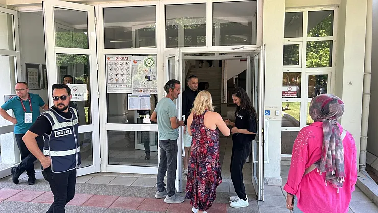 Kapılar Kapatıldıktan 10 Dakika Sonra Gelen Aday YKS'ye Giremedi