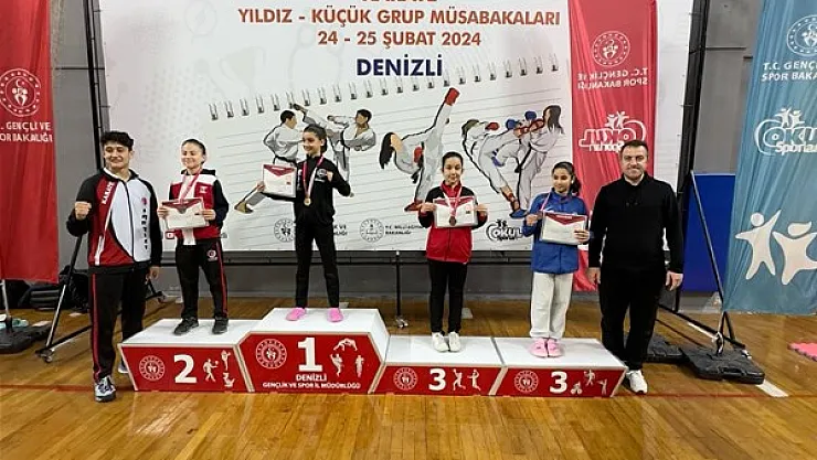 Karateciler Gruplardan 6 Madalya İle Döndü