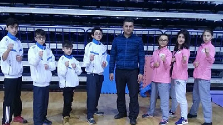 Karatecilerden yarı finallik başarı – Kocatepe Gazetesi