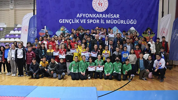 Karatede küçükler ve yıldızlar yarıştı