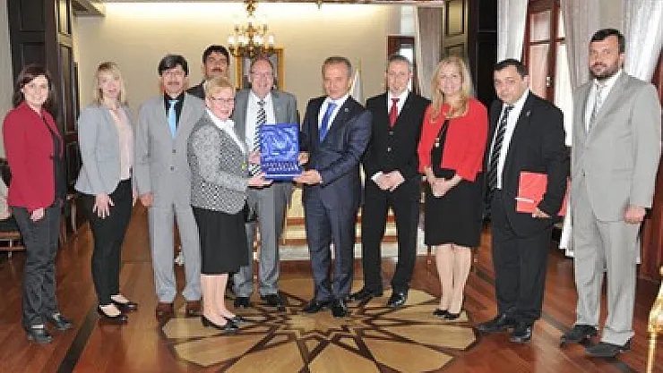 Kardeş şehir heyeti Vali Güner’i ziyaret etti