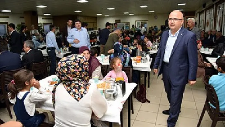 Kardeşlik iftarına yoğun katılım – Kocatepe Gazetesi