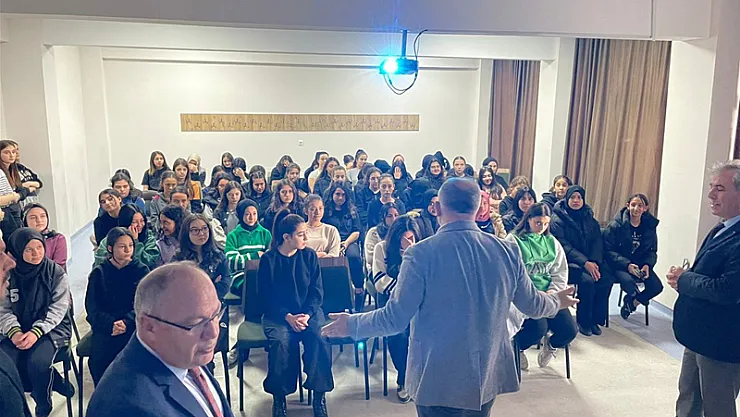 Kasapoğlu Öğrencilere Sporu Anlattı