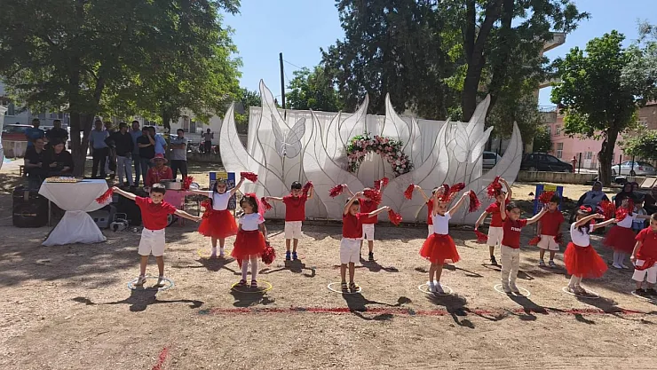 Kaymakam Çelik, Anaokulunda Yıl Sonu Programına Katıldı