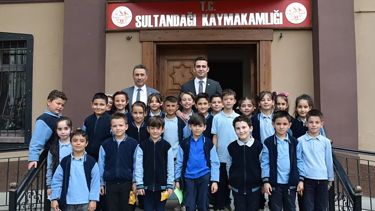 Kaymakam Miniklere Mesleğini Anlattı