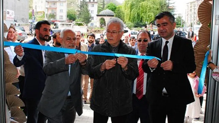 Kilim Mobilya 9 katlı mağazasında