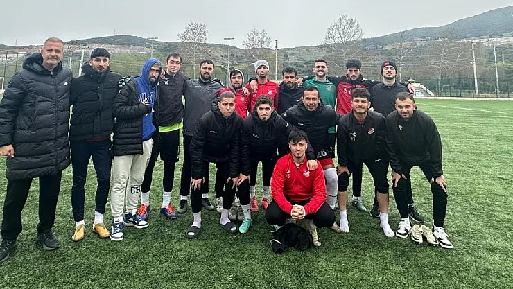 Kırmızı Şimşekler Zorlu Maça Hazır