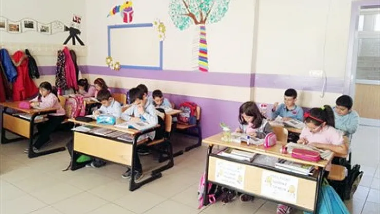 Kitap okuyarak Türkiye’yi tanıyorlar – Kocatepe Gazetesi