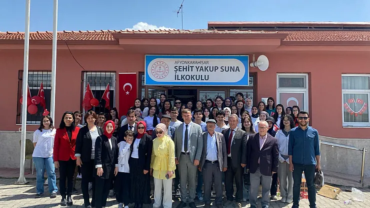 Kitaplar Çocuklara, Dualar Şehitlere: Afyon'da Örnek 23 Nisan Kutlaması