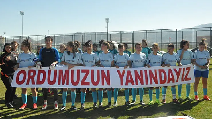 Kızlar Amatör Spor  Haftası için sahaya çıktı